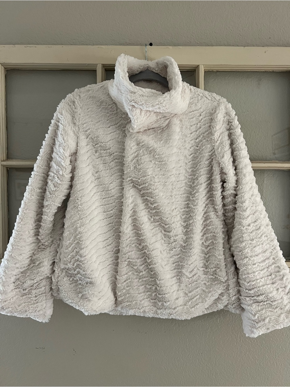 Patagonia Pelage White Cream Plush Zip Funnel Neck Jacket